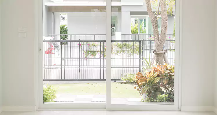 Balcony Screen Door Repair in Bayshore Gardens, FL