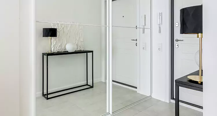 Mirrored Bifold Closet Doors Repair in Bayshore Gardens, FL