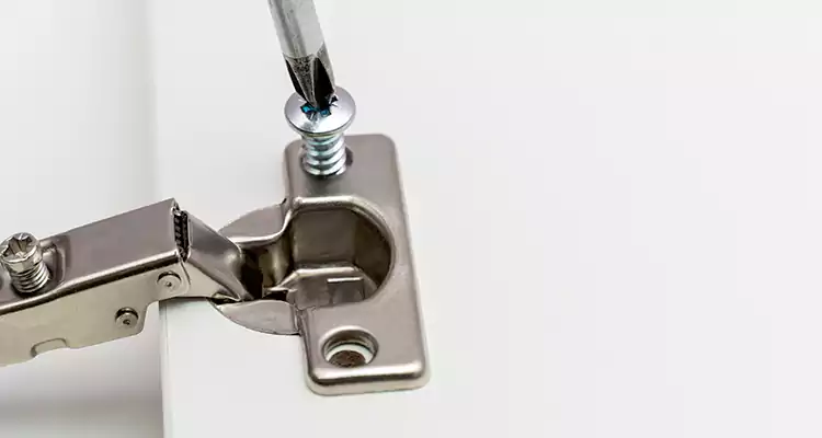 Screen Door Hinge Repair in Bayshore Gardens, FL