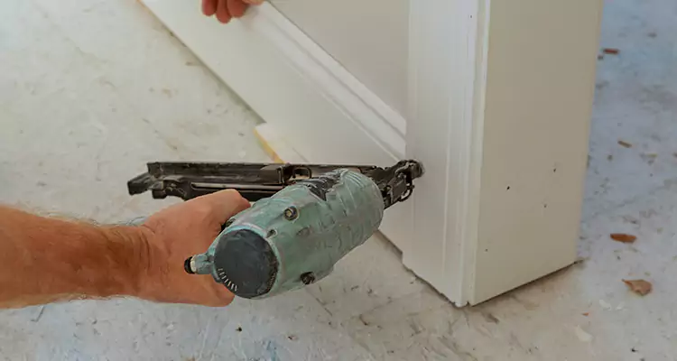 Fix Garage Door Panel in Bayshore Gardens, FL