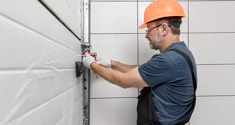 Emergency Garage Door Repair in Bayshore Gardens, FL