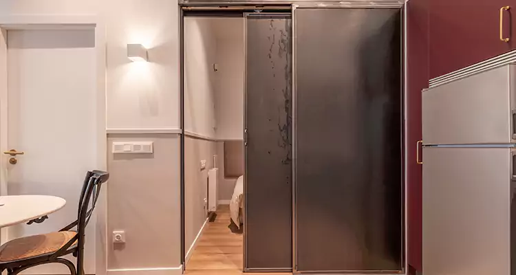 We Fix Closet Sliding Door in Bayshore Gardens, FL 