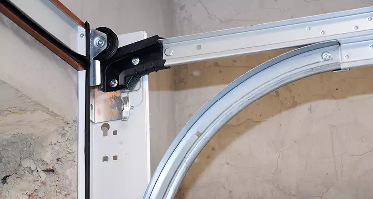 Maintain Liftmaster Garage Door Off Track in Bayshore Gardens, FL