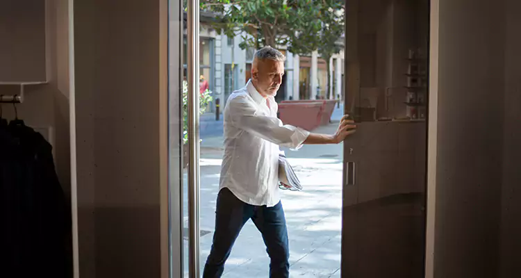 Track Cleaning and Repair for Stuck Doors in Bayshore Gardens, FL