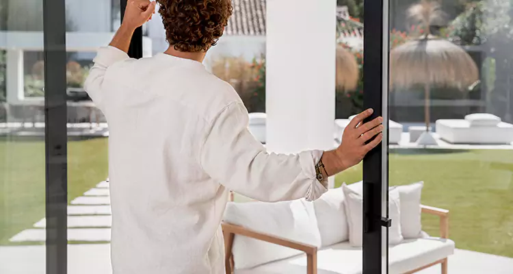 Sliding Screen Door Maintenance for Closing Issues in Bayshore Gardens, FL